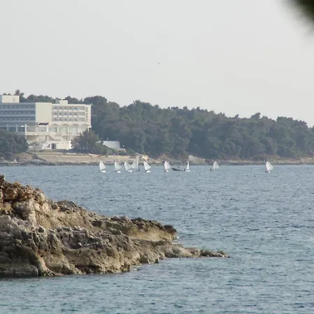 Hotel Pula Πούλα