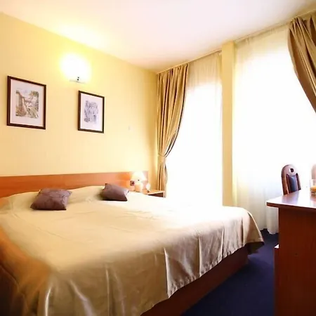 Hotel Pula Szálloda