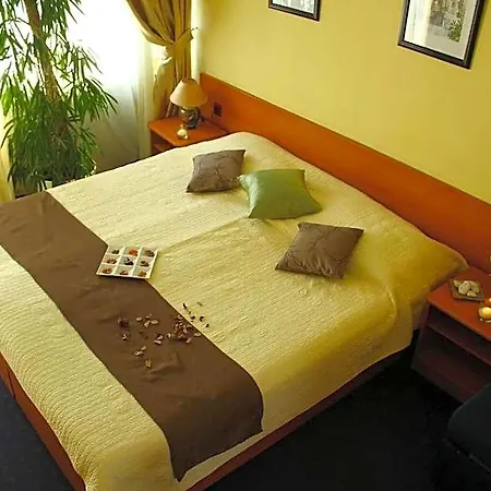 Hotel Pula 호텔 풀라