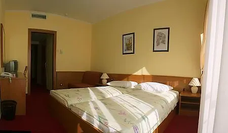 Szálloda Hotel Pula