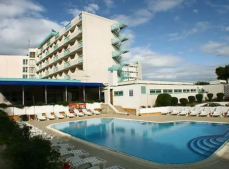 Hotel Pula ホテル 3*