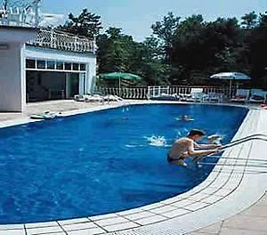 호텔 Hotel Pula 3*
