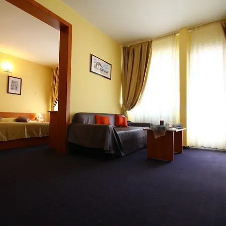 Hotel Pula 3*