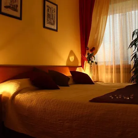 Hotel Pula 호텔 풀라
