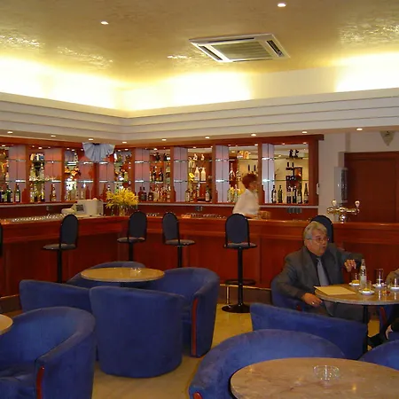 Hotel Pula ホテル 3*