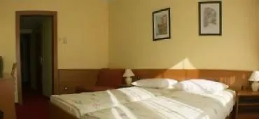 Hotel Pula Ξενοδοχείο 3*