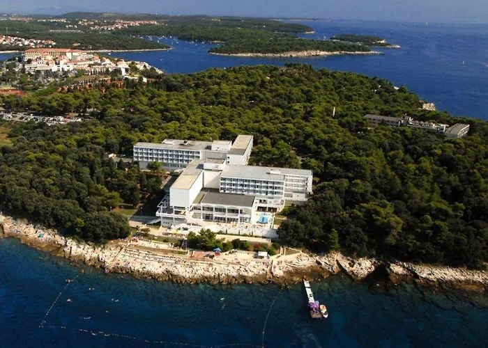 מלון Hotel Pula 3*