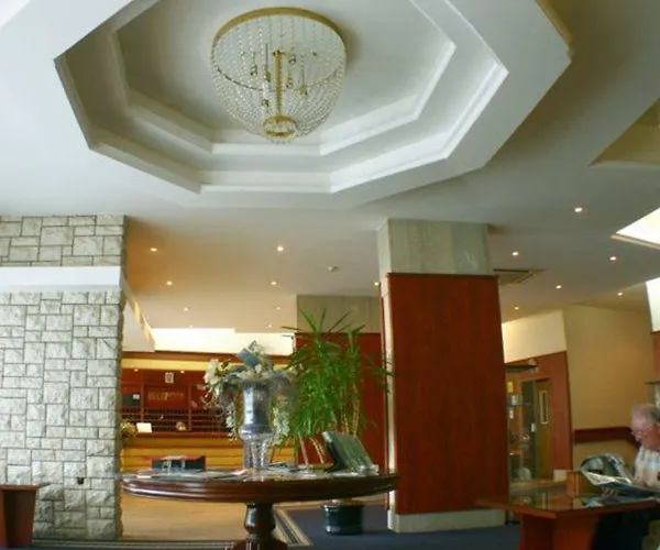 Hotel Pula Πούλα