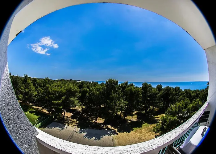 Hotel Pula Πούλα