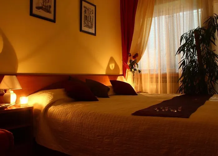 Hotel Pula מלון פולה